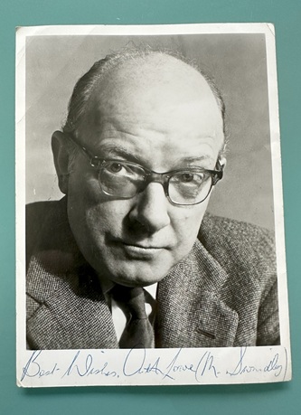 Dad's Army Arthur Lowe Captain Mainwaring Signed photo UACC RD