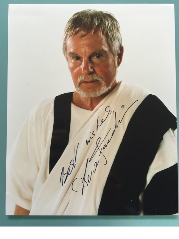 Gladiator Derek Jacobi signed 8 x 10 photo Graccus